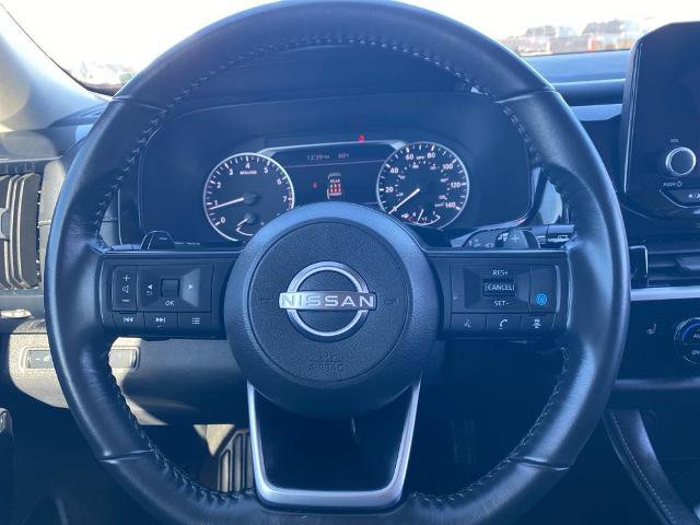 Used 2025 Nissan Pathfinder SV image 31