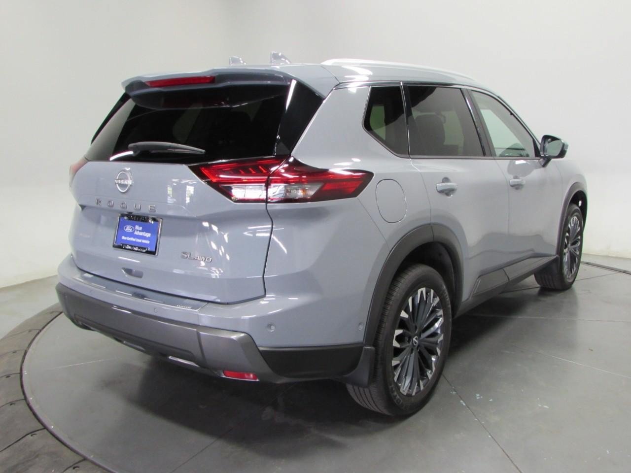 Used 2025 Nissan Rogue SL w/ Tech Package AWD/4WD image 7