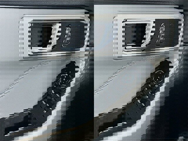 Certified 2022 Ford Explorer XLT w/ Equipment Group 202A image 10