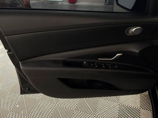 Used 2022 Hyundai Elantra SEL FWD image 13