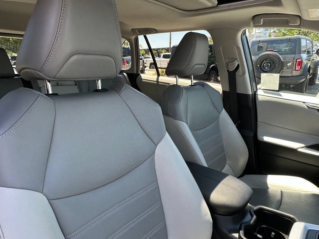 Used 2022 Toyota RAV4 XLE Premium FWD image 17