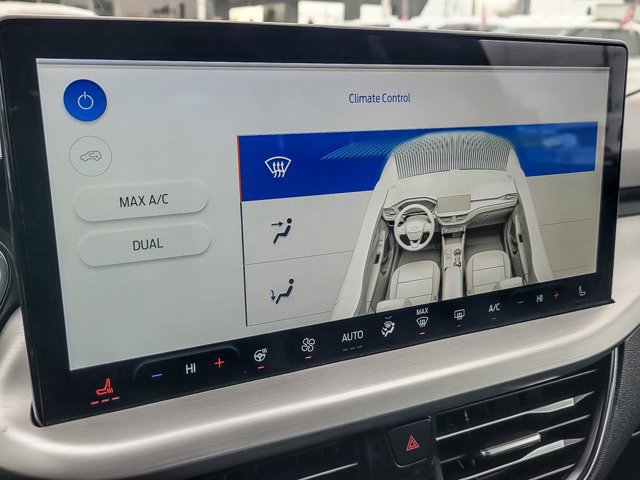 Certified 2024 Ford Escape Platinum image 21