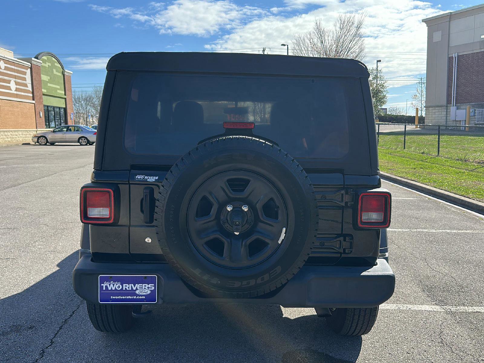 Used 2023 Jeep Wrangler Sport image 4