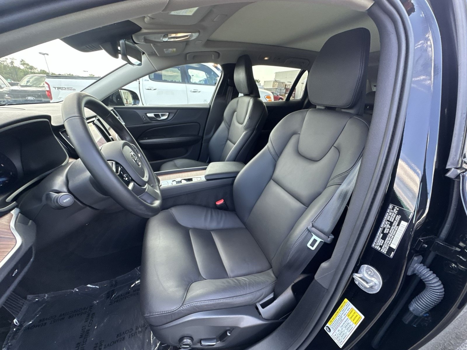 Used 2025 Volvo V60 B5 Cross Country Plus AWD/4WD image 21