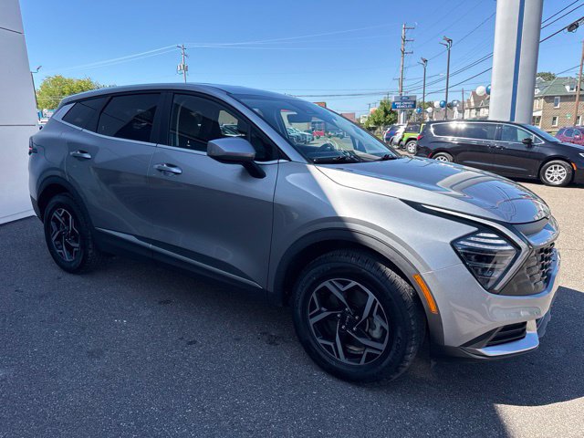 Used 2025 Kia Sportage LX AWD/4WD image 4