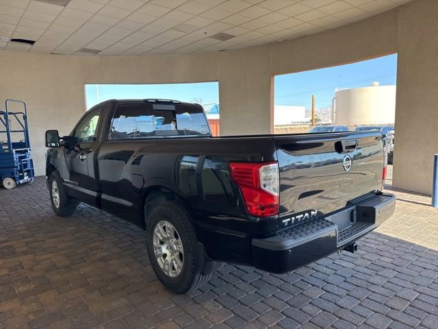 Used 2018 Nissan Titan SV w/ SV Utility Package RWD image 2