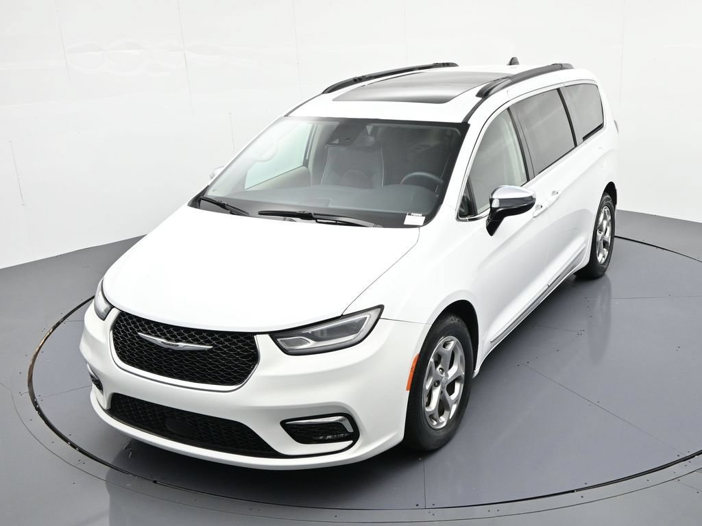 Used 2023 Chrysler Pacifica Limited FWD image 16