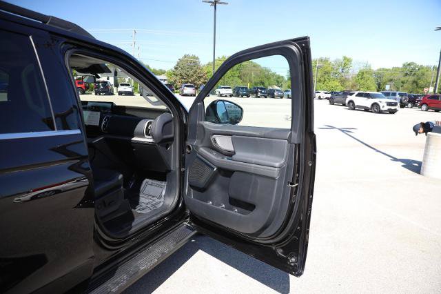 Certified 2025 Ford Expedition Active AWD/4WD image 38