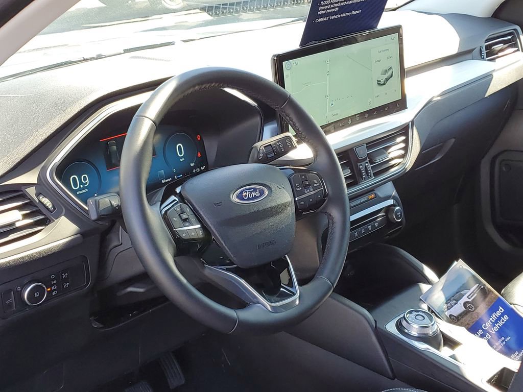 Certified 2025 Ford Escape Platinum AWD/4WD image 11