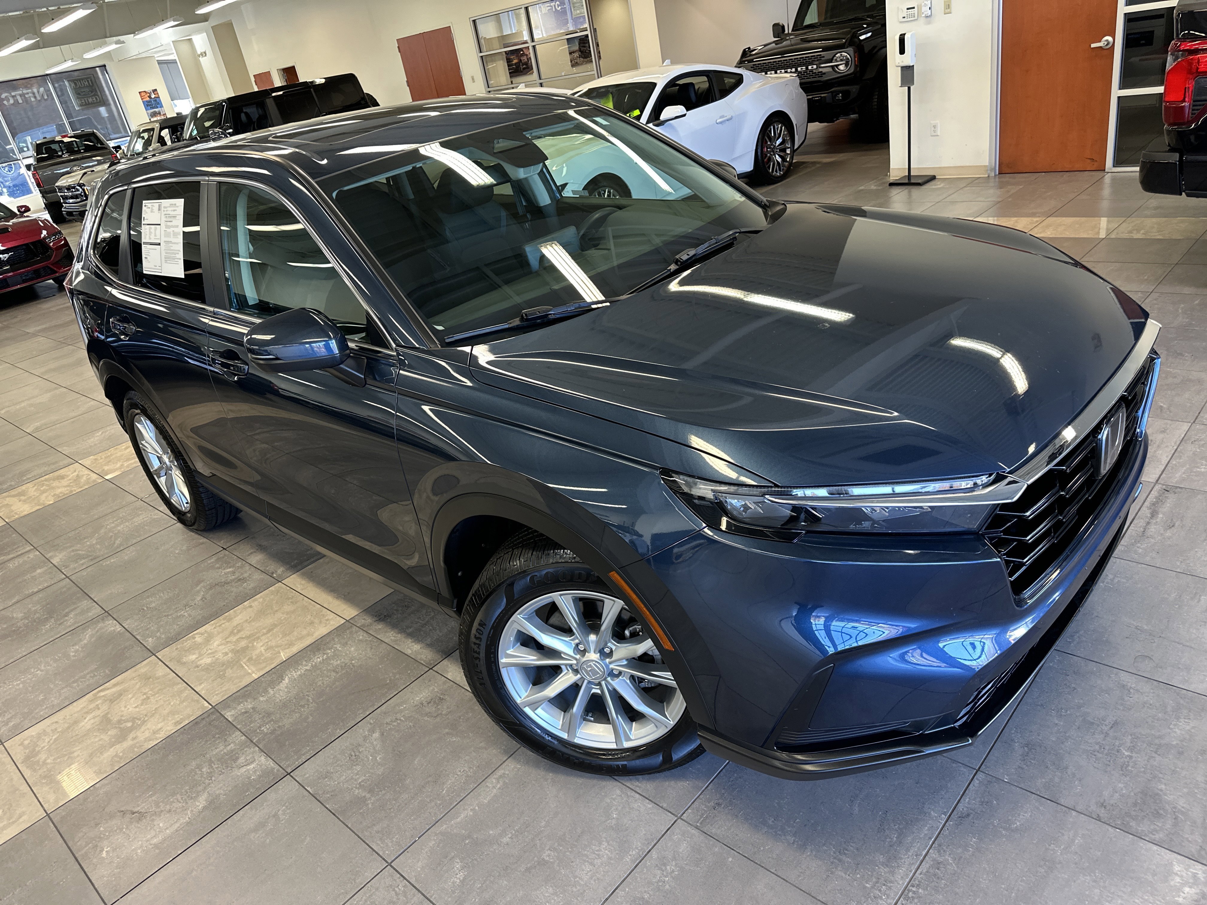 Used 2024 Honda CR-V EX image 8