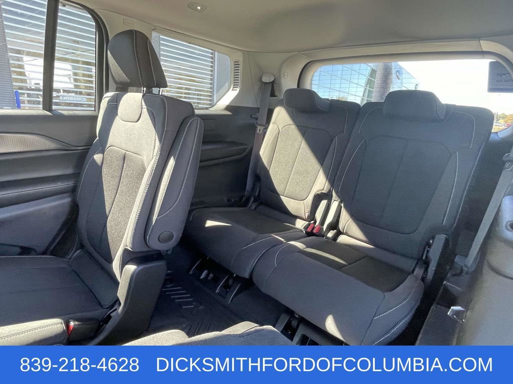 Used 2024 Jeep Grand Cherokee L Laredo image 11