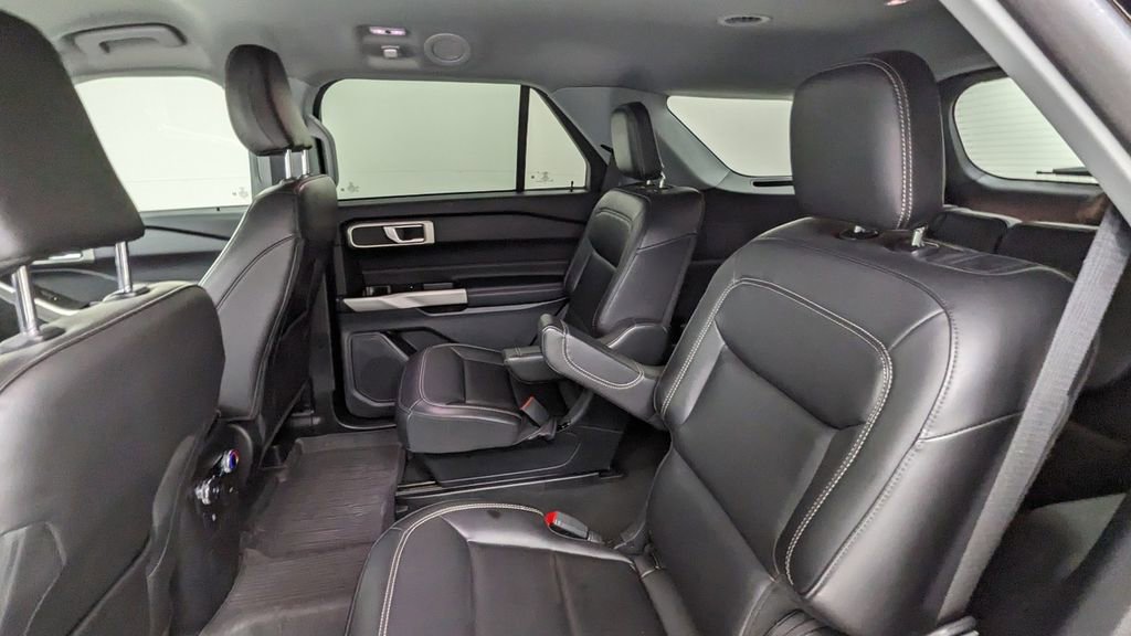 Certified 2022 Ford Explorer XLT w/ Equipment Group 202A image 35