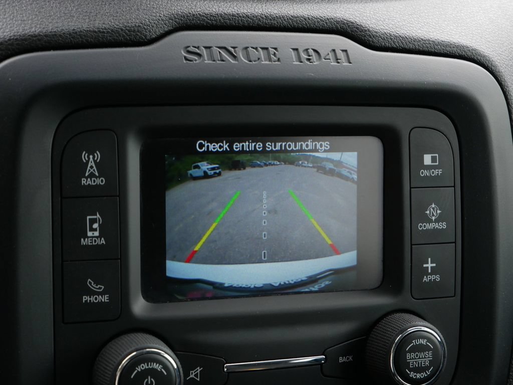 Used 2017 Jeep Renegade Latitude w/ Popular Equipment Group AWD/4WD image 28