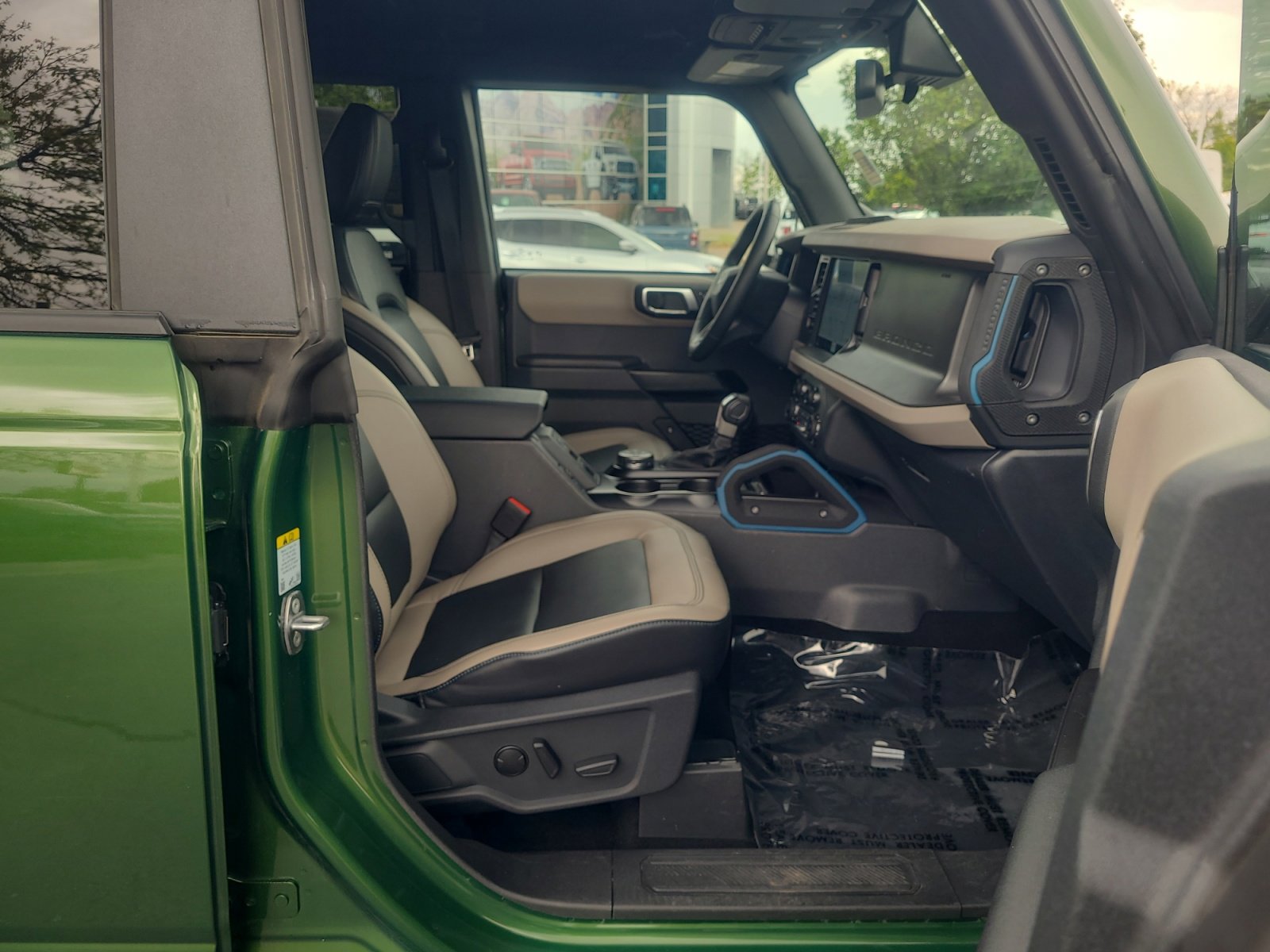 Certified 2024 Ford Bronco Wildtrak AWD/4WD image 19