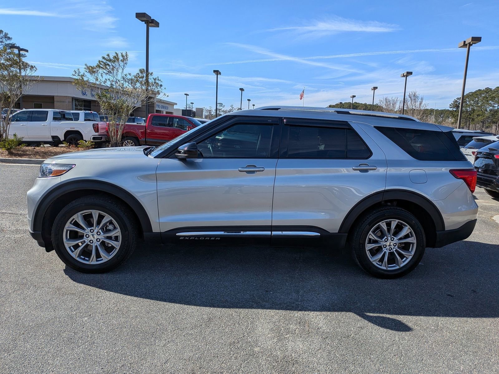Certified 2023 Ford Explorer Limited image 2