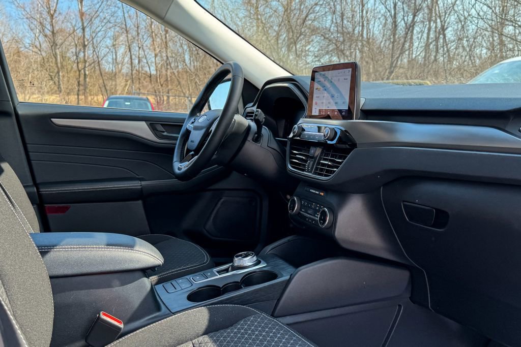 Certified 2023 Ford Escape Active AWD/4WD image 13