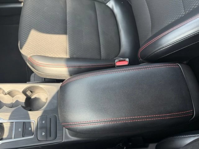 Certified 2025 Ford Escape ST-Line AWD/4WD image 30
