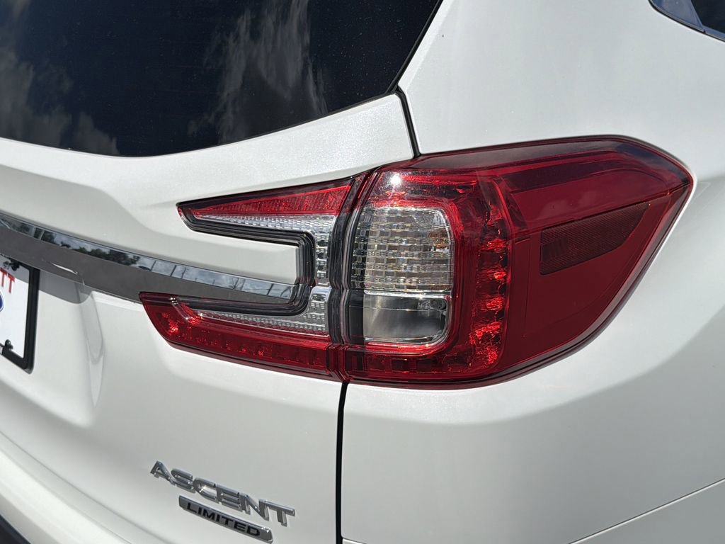 Used 2023 Subaru Ascent Limited w/ Technology Package image 9
