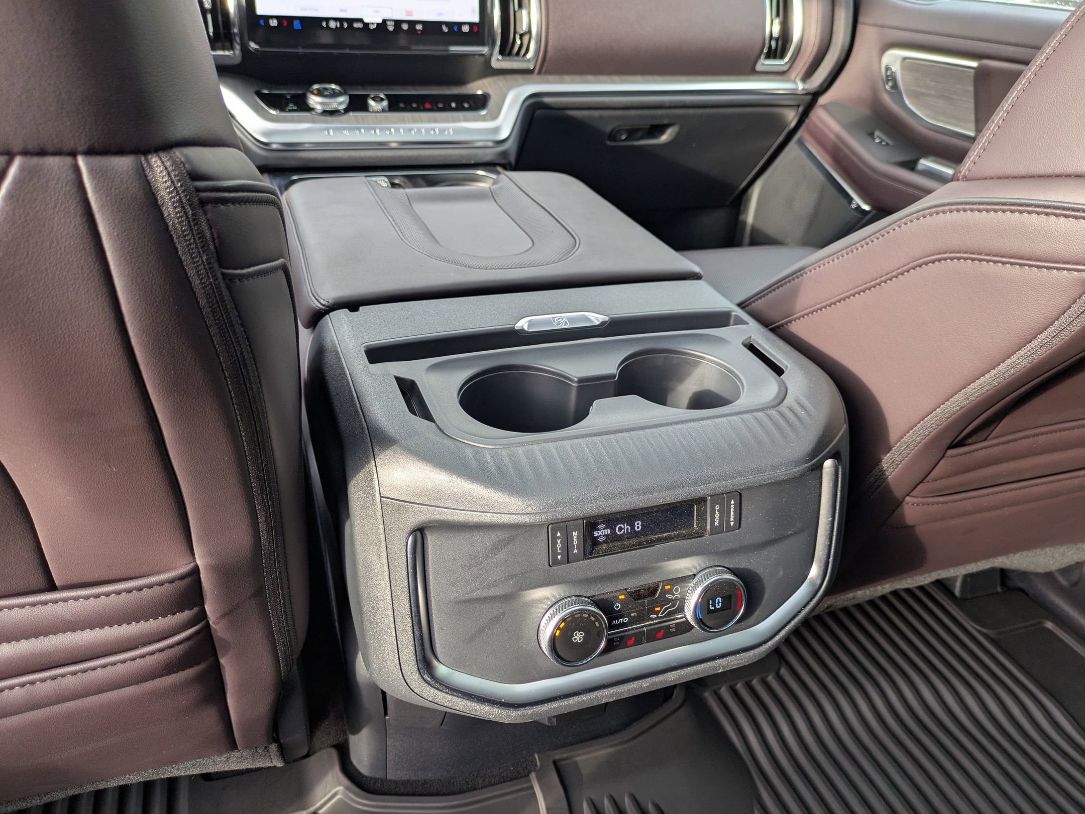 Certified 2025 Ford Expedition Platinum w/ Platinum Ultimate Package AWD/4WD image 30