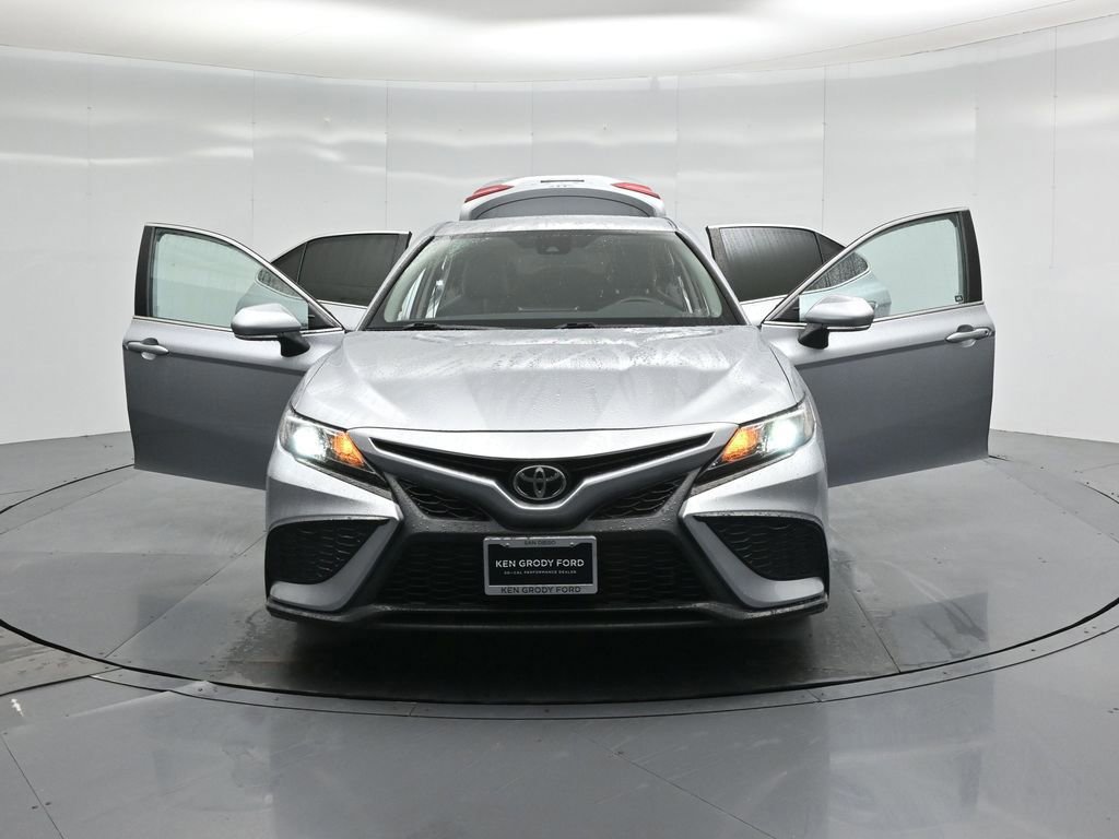 Used 2024 Toyota Camry SE image 49