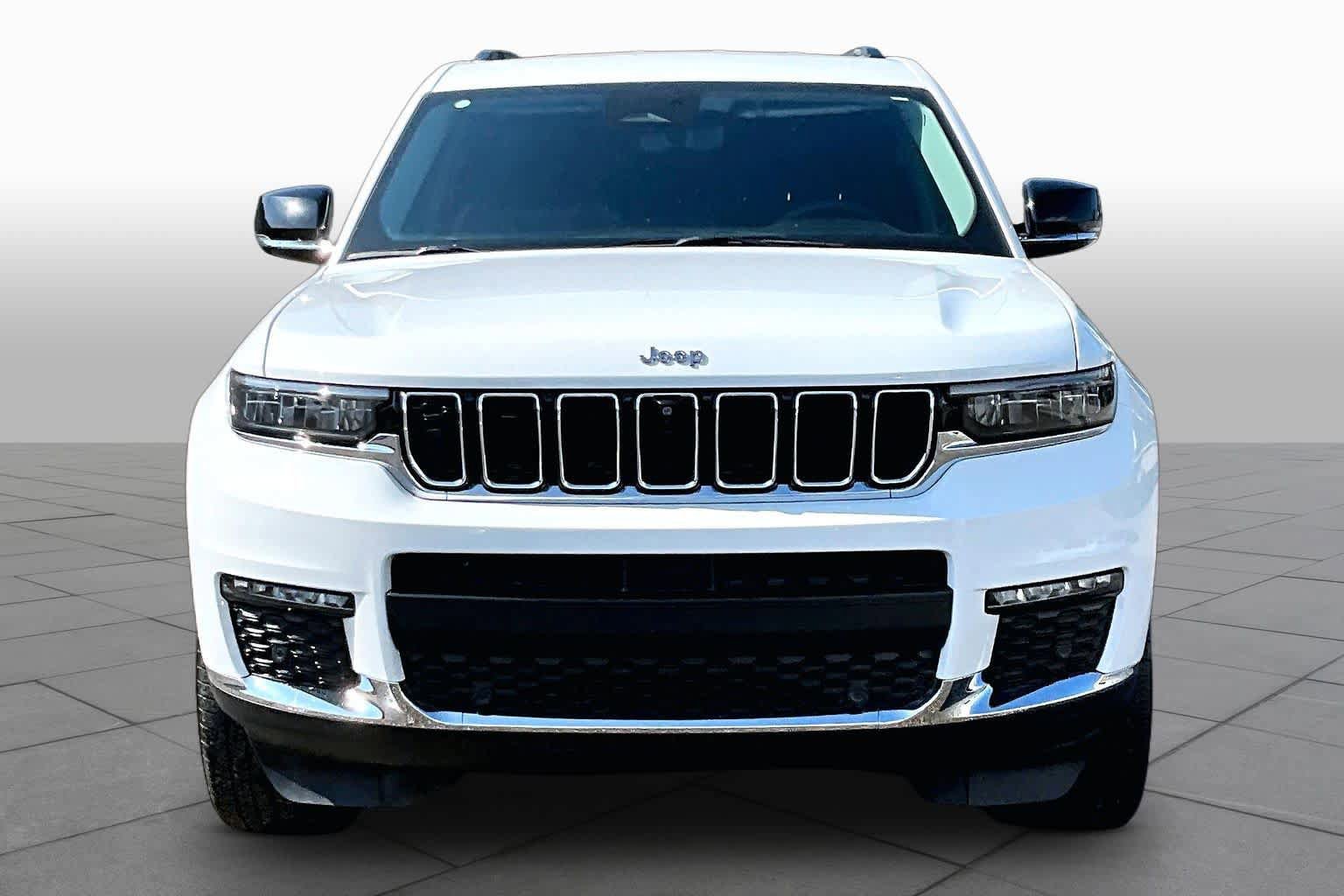 Used 2023 Jeep Grand Cherokee L Limited w/ Luxury Tech Group II RWD image 4