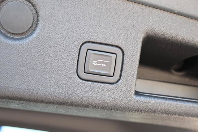 Used 2023 Chevrolet Equinox LT w/ Driver Convenience Package AWD/4WD image 13