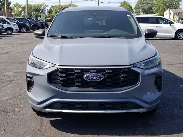 Certified 2023 Ford Escape ST-Line w/ Tech Pack #1 AWD/4WD image 2