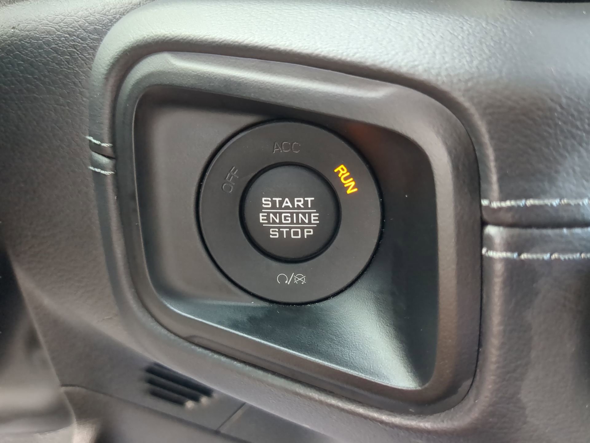 Used 2025 Jeep Wrangler Rubicon w/ Convenience Group image 60