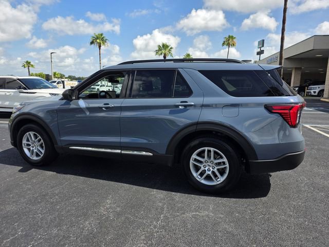 Certified 2025 Ford Explorer Active w/ Active Comfort Package RWD image 7