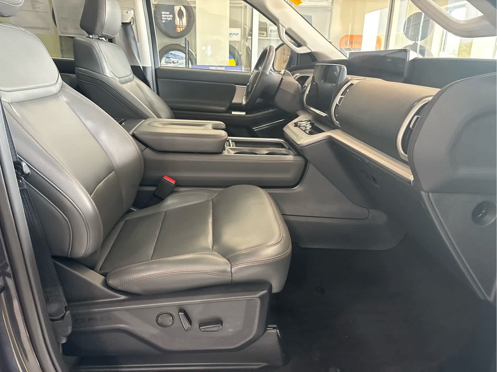 Certified 2025 Ford Expedition Max Active AWD/4WD image 44
