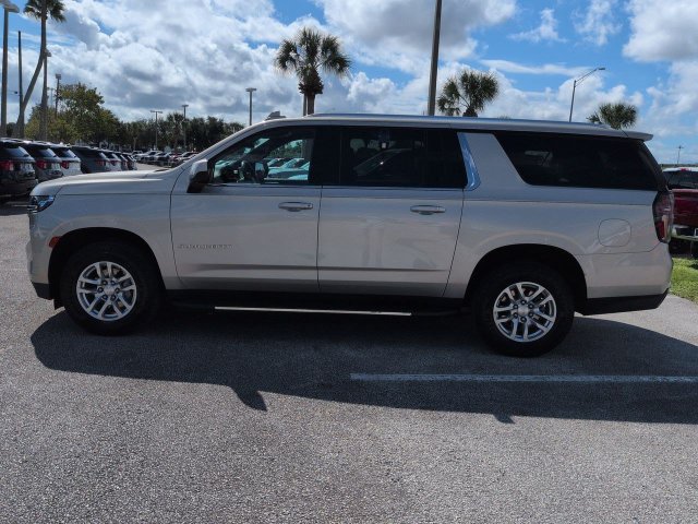 Used 2023 Chevrolet Suburban LT AWD/4WD image 7