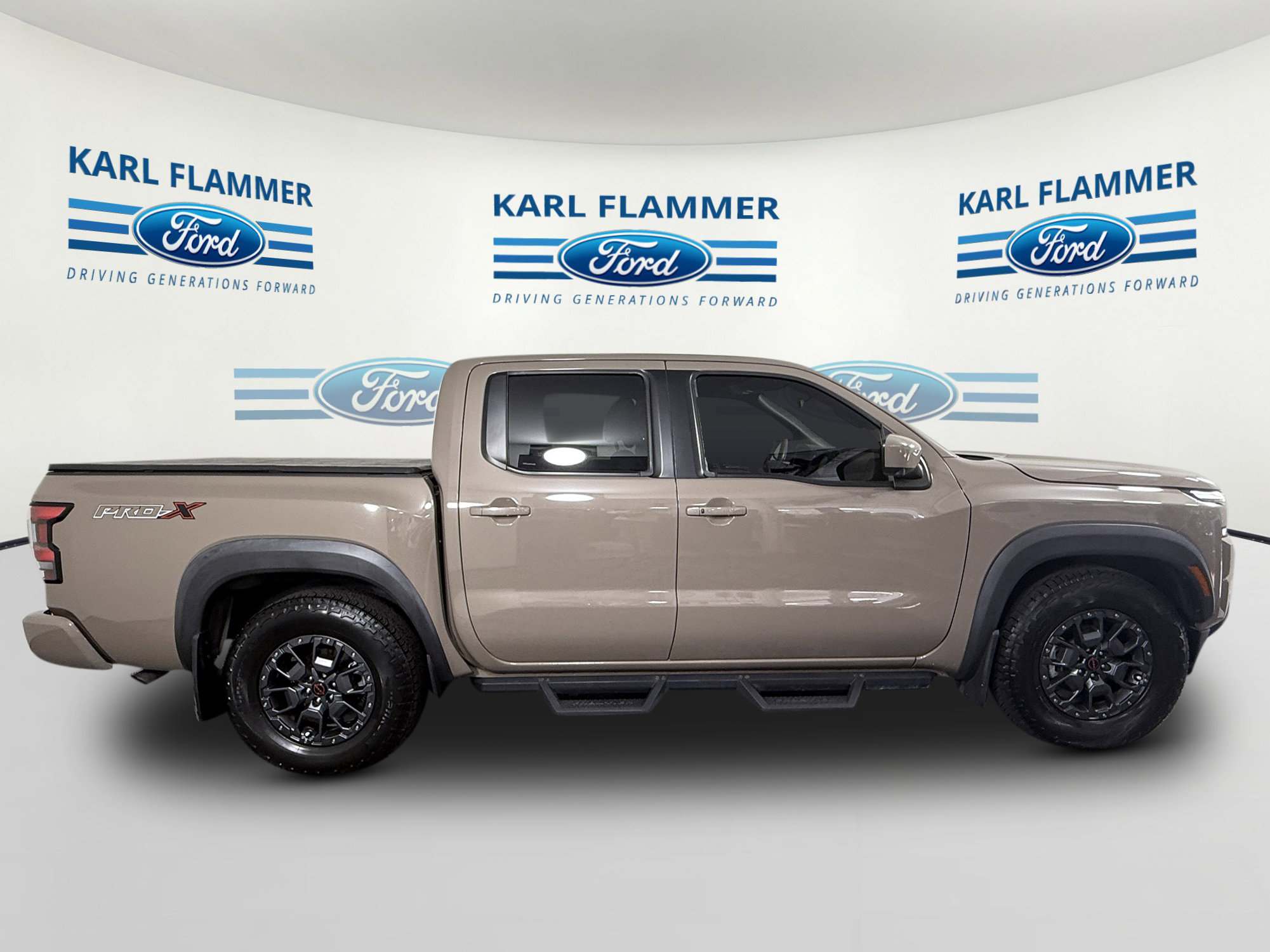 Used 2023 Nissan Frontier Pro-X w/ Pro-X Premium Package RWD image 2