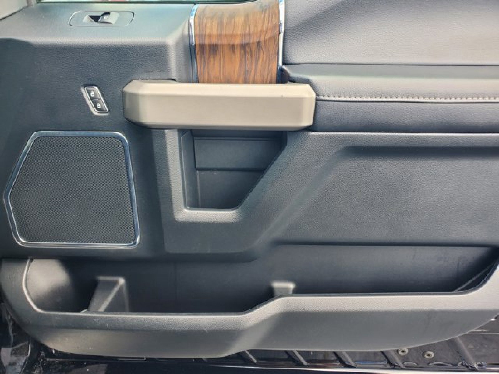 Certified 2020 Ford F150 Lariat image 36