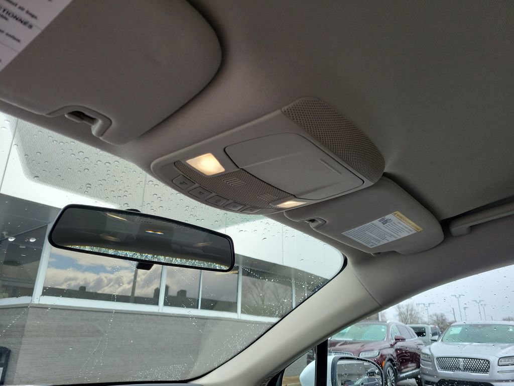 Certified 2018 Ford Fusion SE w/ Fusion SE Technology Package image 30