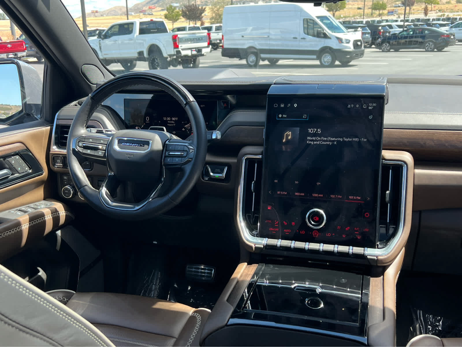 Used 2025 GMC Yukon Denali Ultimate AWD/4WD image 24