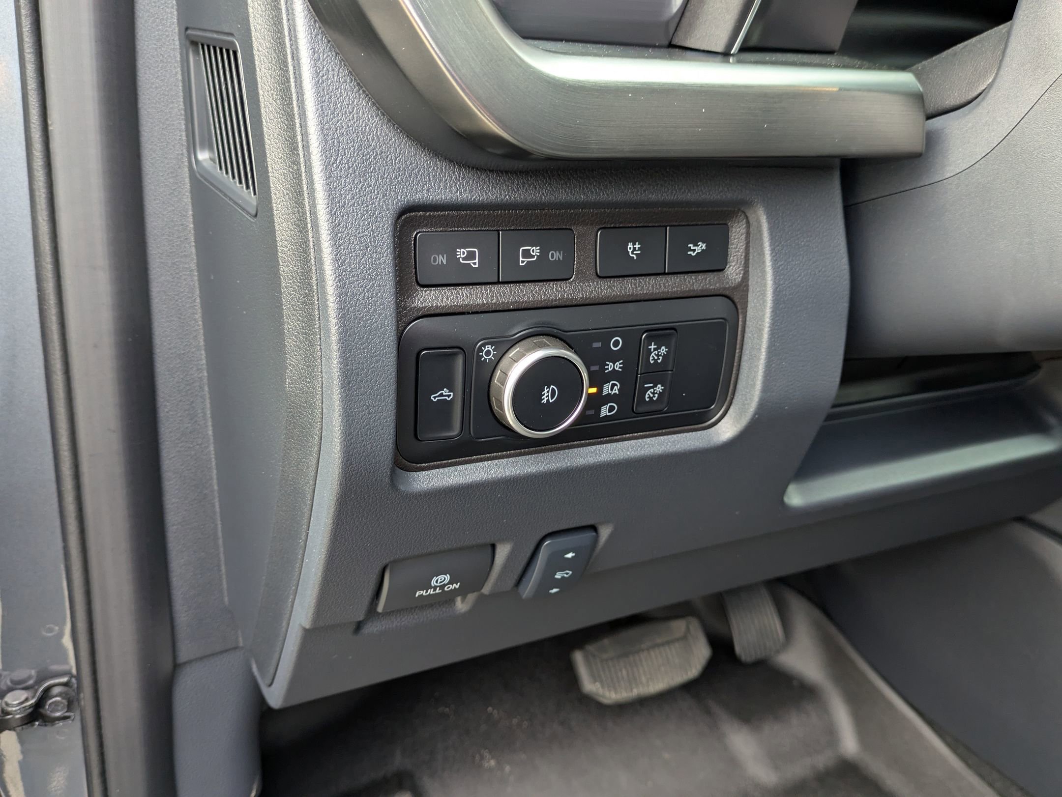 Certified 2024 Ford F250 Lariat w/ Lariat Ultimate Package image 20