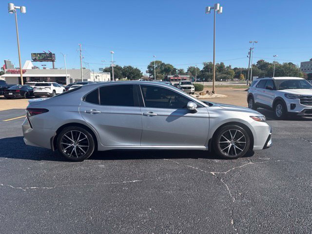 Used 2024 Toyota Camry SE FWD image 8