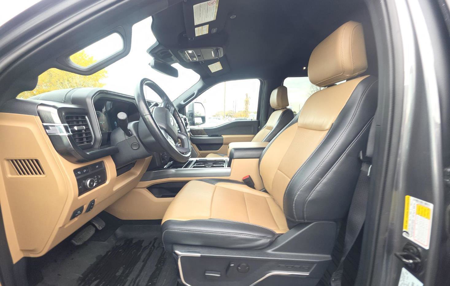 Certified 2023 Ford F250 Lariat w/ Sport Appearance Package image 5