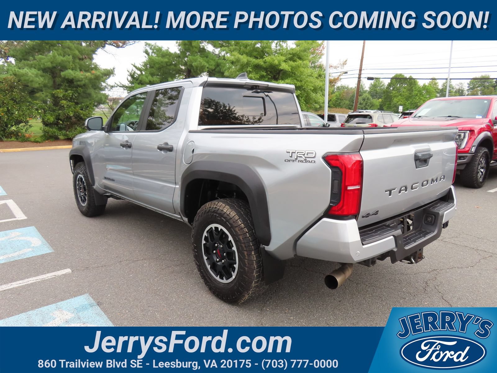 Used 2024 Toyota Tacoma TRD Off-Road w/ TRD Off Road Premium Package AWD/4WD image 7