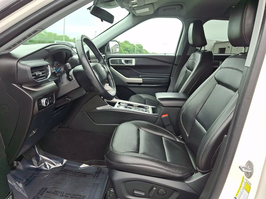 Certified 2023 Ford Explorer XLT w/ Equipment Group 202A AWD/4WD image 14
