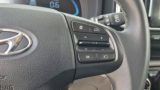 Used 2025 Hyundai Venue SEL FWD image 17