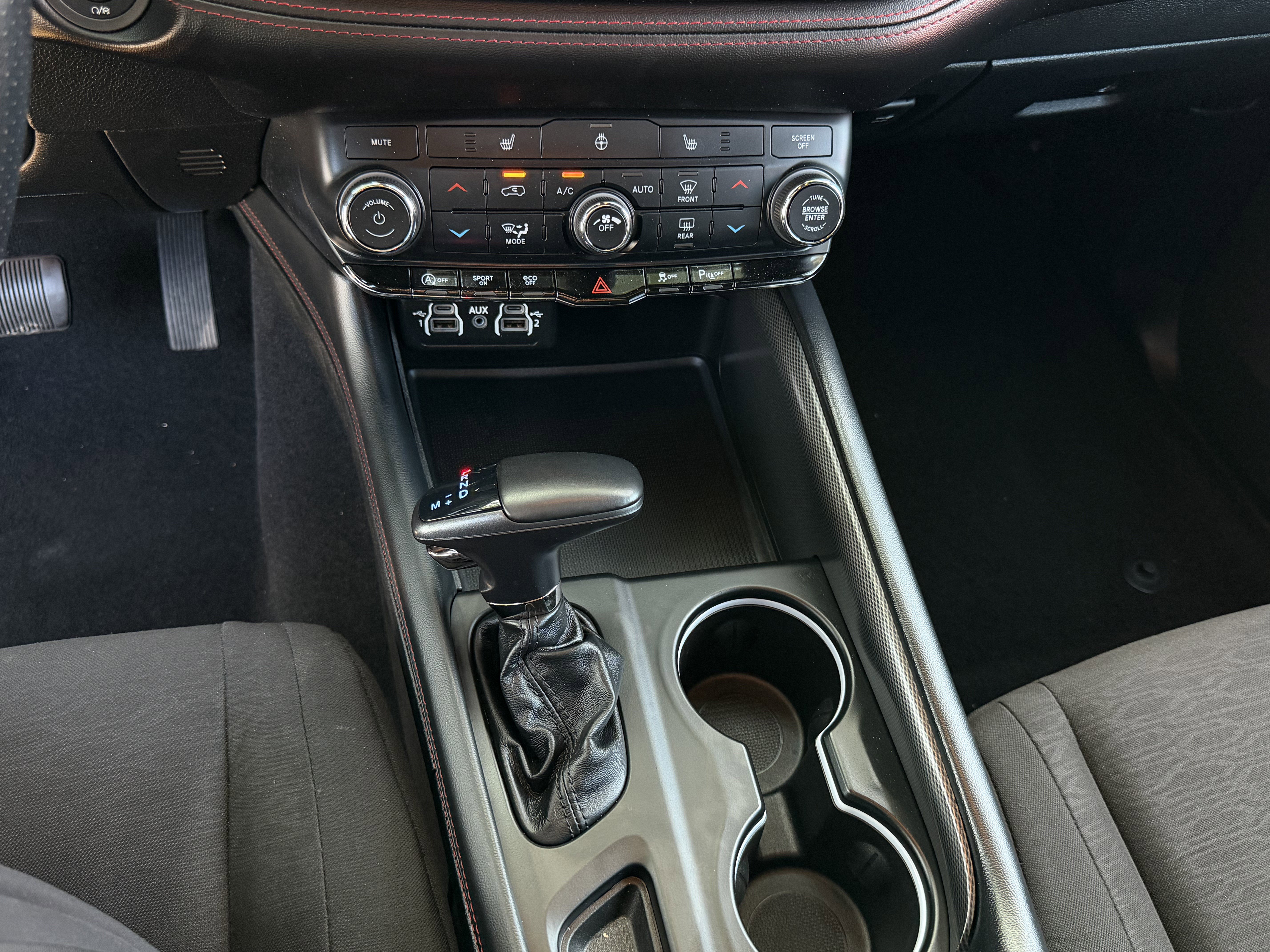 Used 2025 Dodge Durango GT RWD image 21