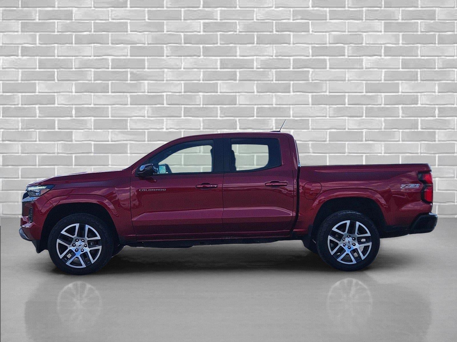 Used 2024 Chevrolet Colorado Z71 w/ Z71 Convenience Package 2 AWD/4WD image 8