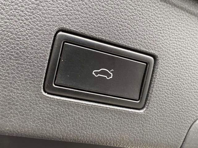 Used 2020 Volkswagen Atlas Cross Sport SE w/ Panoramic Sunroof Package image 13