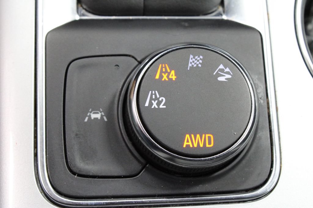 Used 2025 Chevrolet Blazer LT AWD/4WD image 32