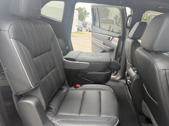Used 2025 Buick Enclave Avenir w/ Super Cruise Package AWD/4WD image 39
