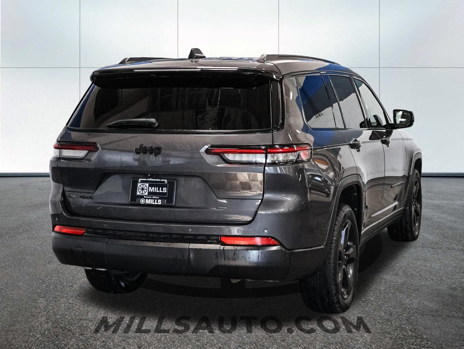 Used 2022 Jeep Grand Cherokee L Laredo AWD/4WD image 7