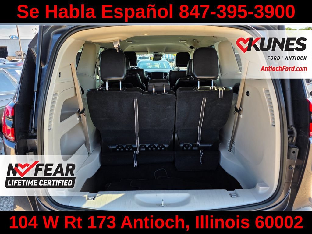 Used 2023 Chrysler Pacifica Touring-L FWD image 29