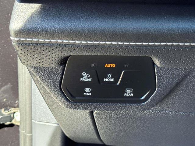 Used 2026 Volkswagen Atlas Cross Sport SE FWD image 17