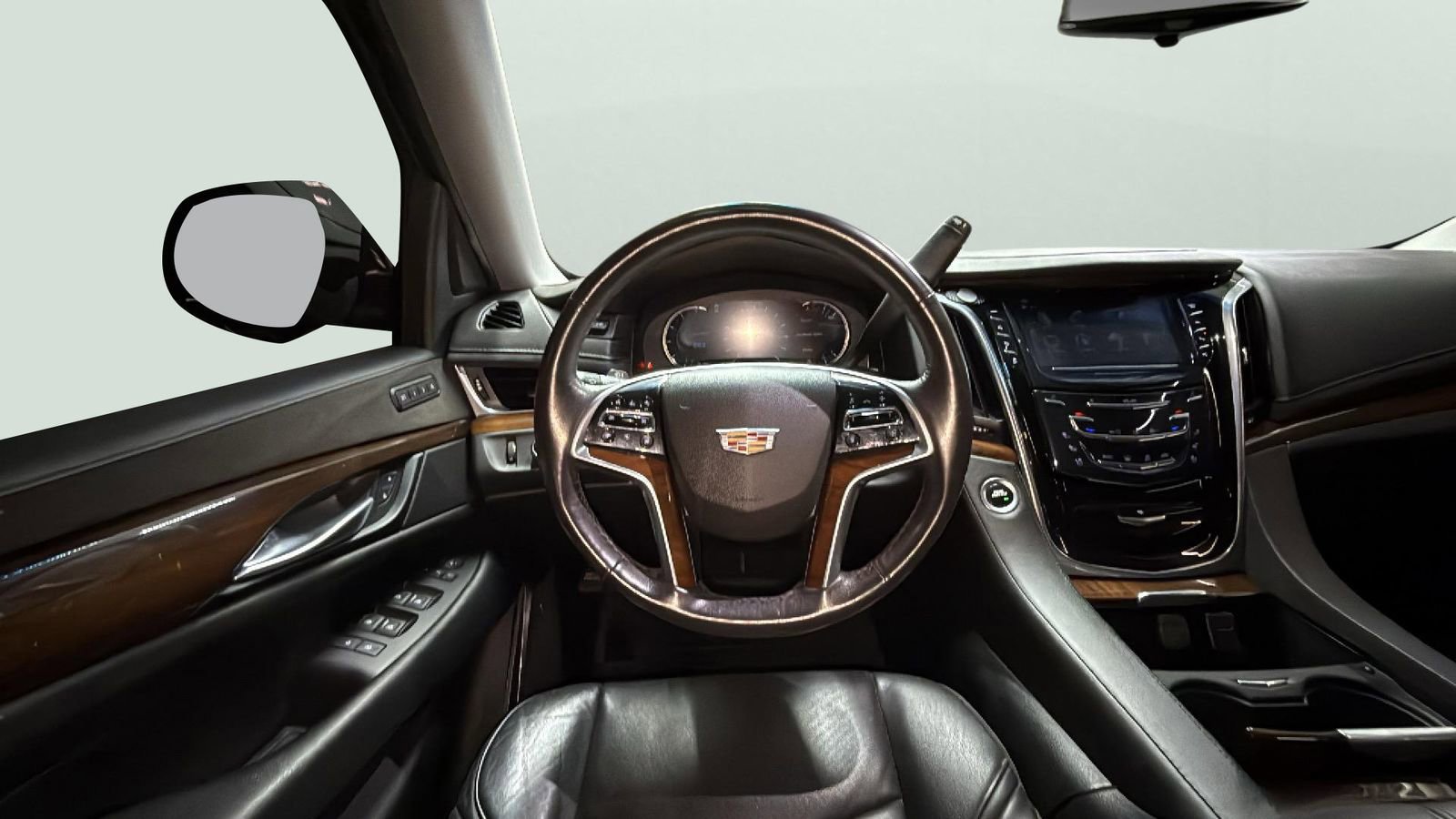 Used 2018 Cadillac Escalade Luxury image 13